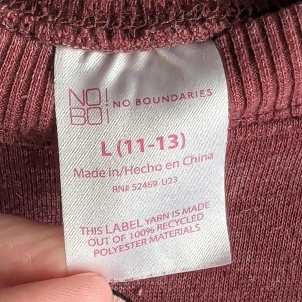 No Boundaries Large burgundy mineral-wash sweatshirt bold celestial graphics - Picture 5 of 5